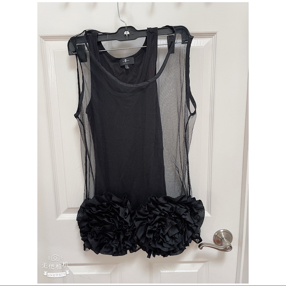 Laced tank, unique flower design at the bottom